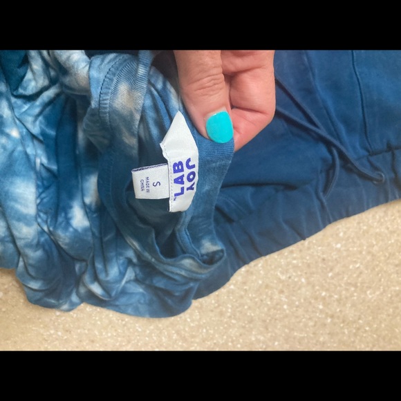 Ladies NWOT two piece short set. - Picture 3 of 6